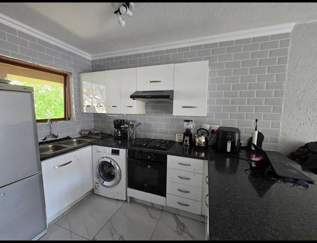 2 BEDROOM APARTMENT FOR SALE IN NEW REDRUTH